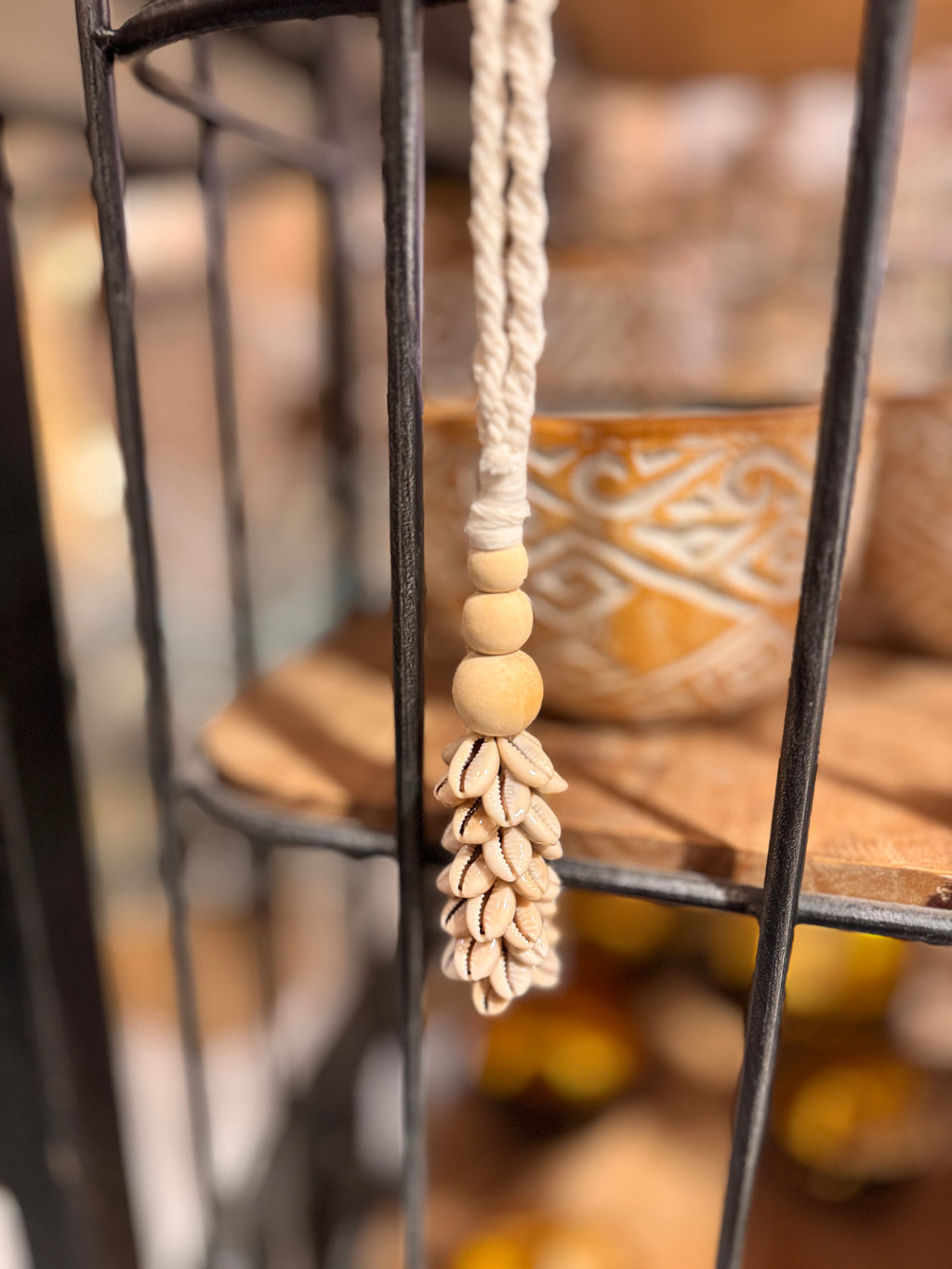 Schelpenhanger met koord - wit